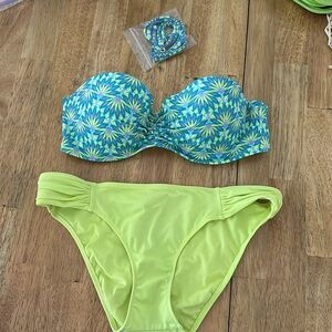 Victoria’s Secret bikini